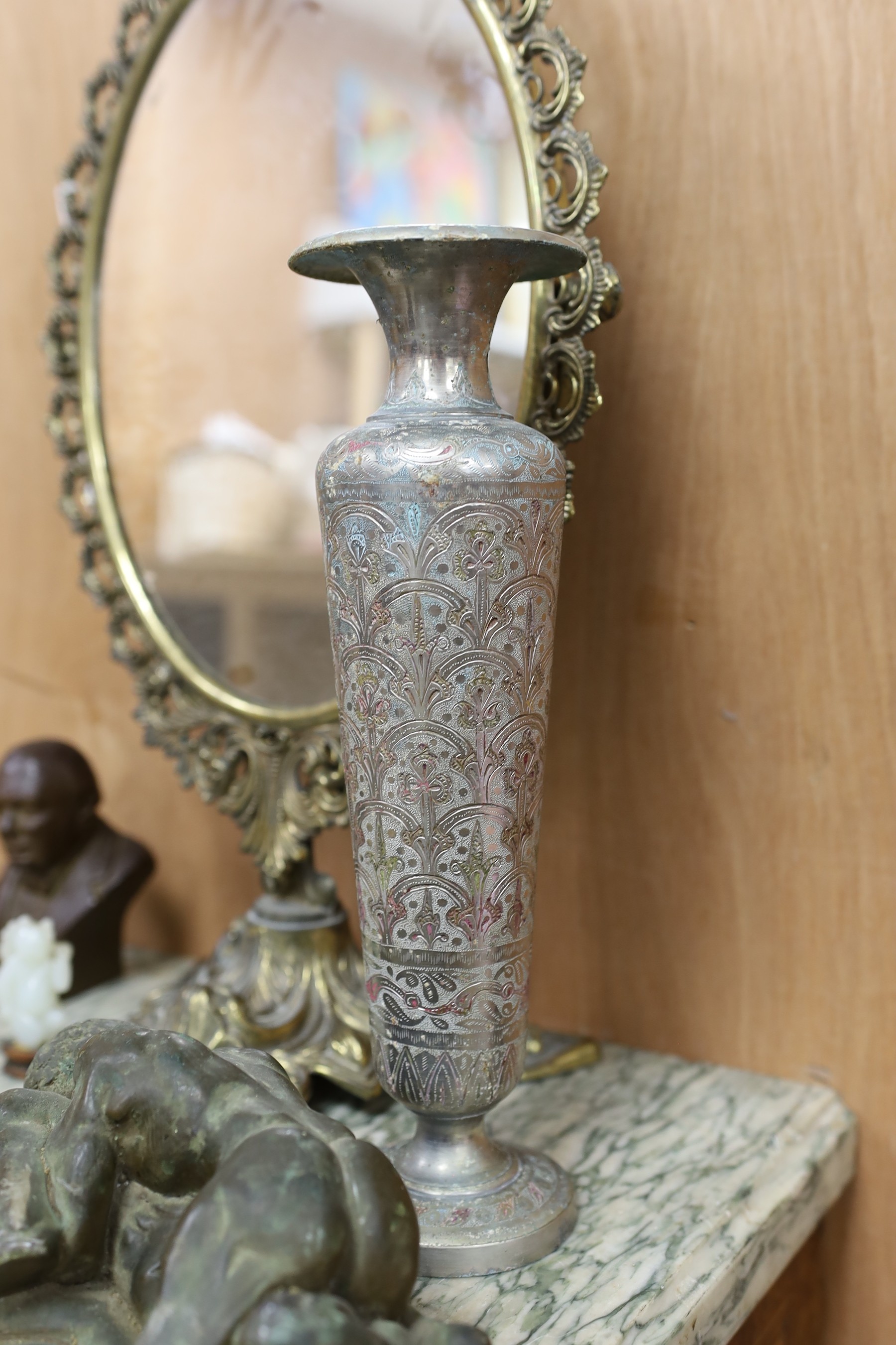 A group of mixed collectables including a bust of Winston Churchill, hardstone carvings, etc.